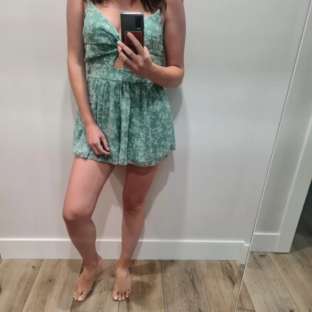 Windsor Rompers - Picture 8 of 9